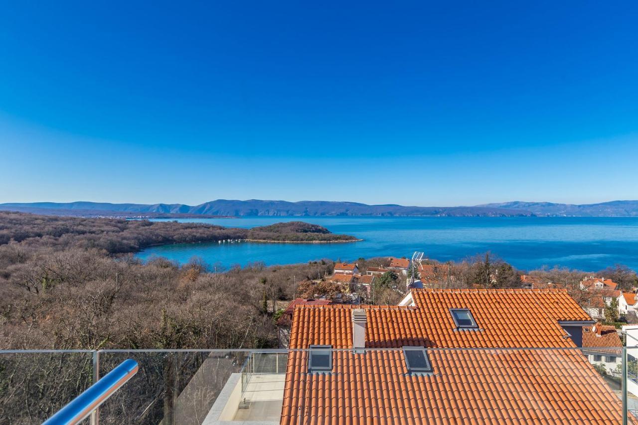 Apartments Solis Lacus Penthouse Njivice Exterior foto