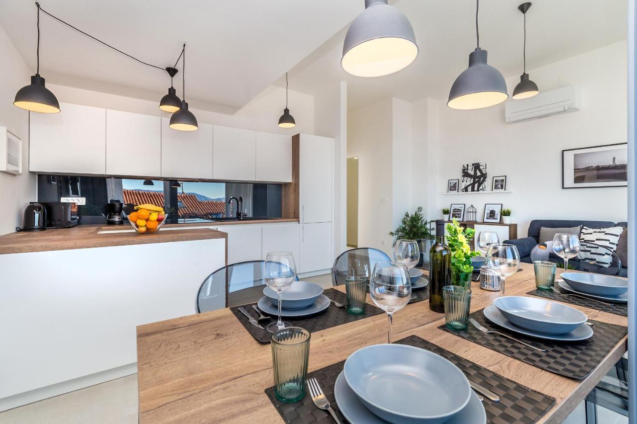 Apartments Solis Lacus Penthouse Njivice Exterior foto