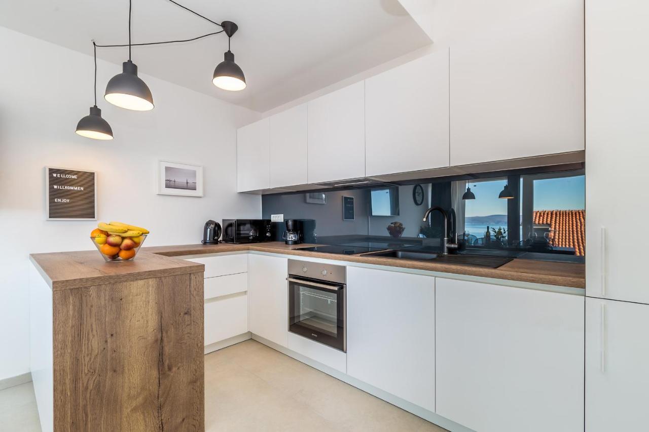 Apartments Solis Lacus Penthouse Njivice Exterior foto