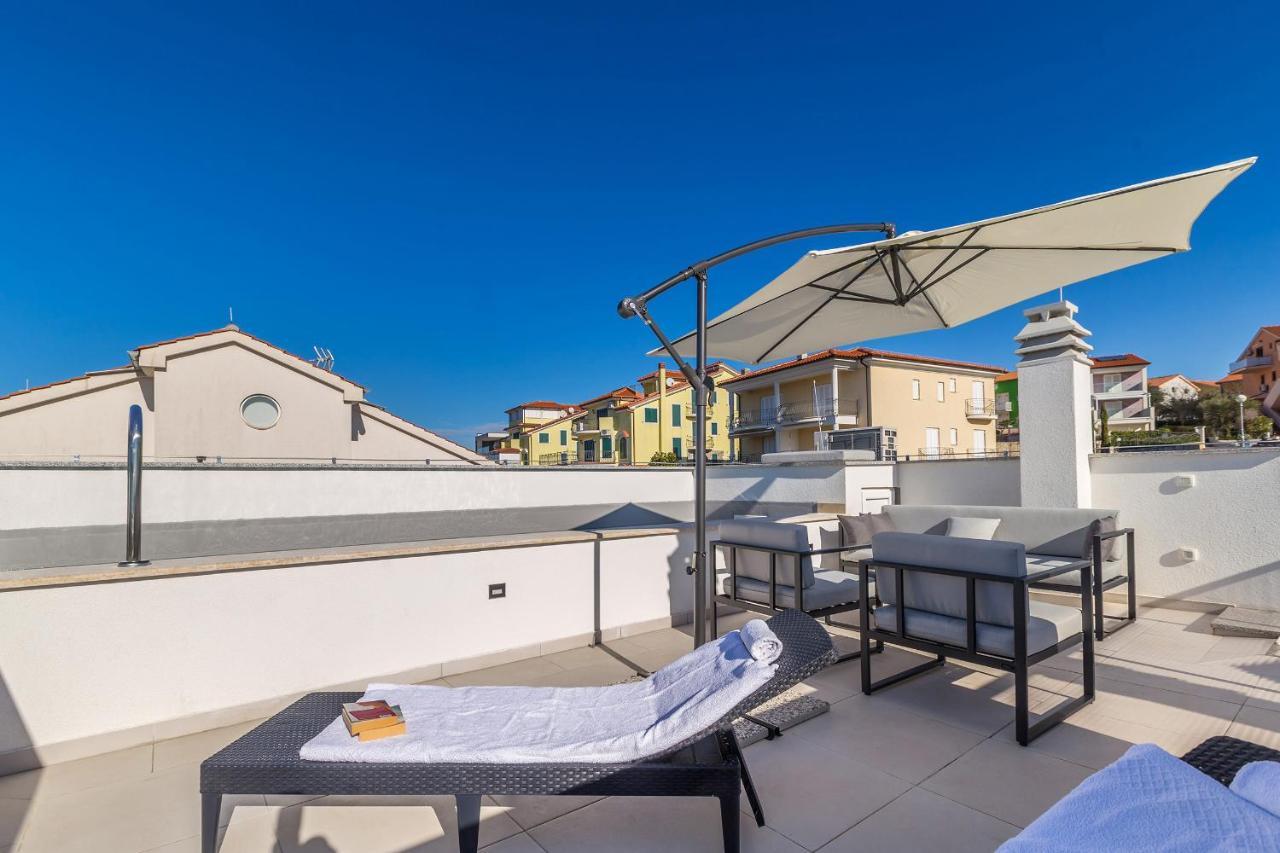 Apartments Solis Lacus Penthouse Njivice Exterior foto