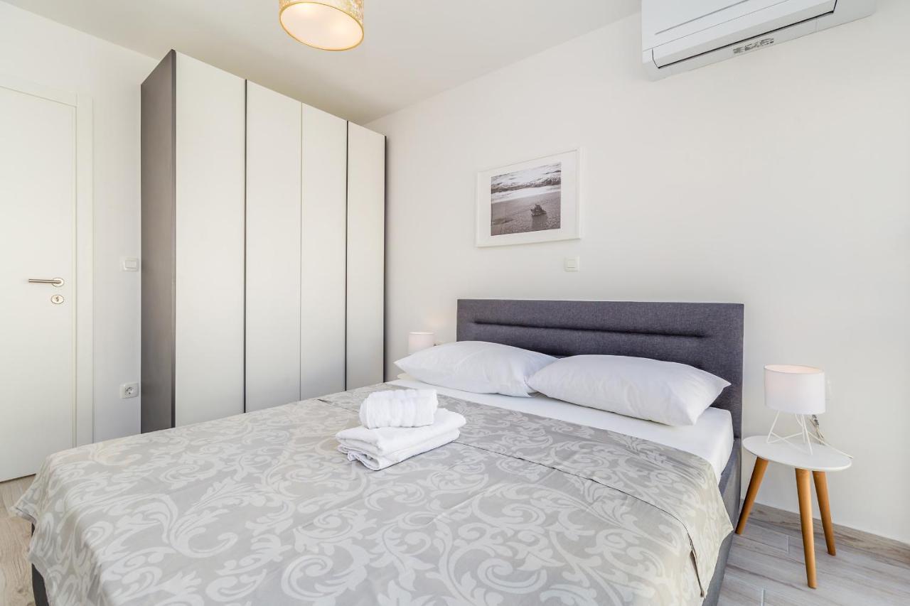 Apartments Solis Lacus Penthouse Njivice Exterior foto