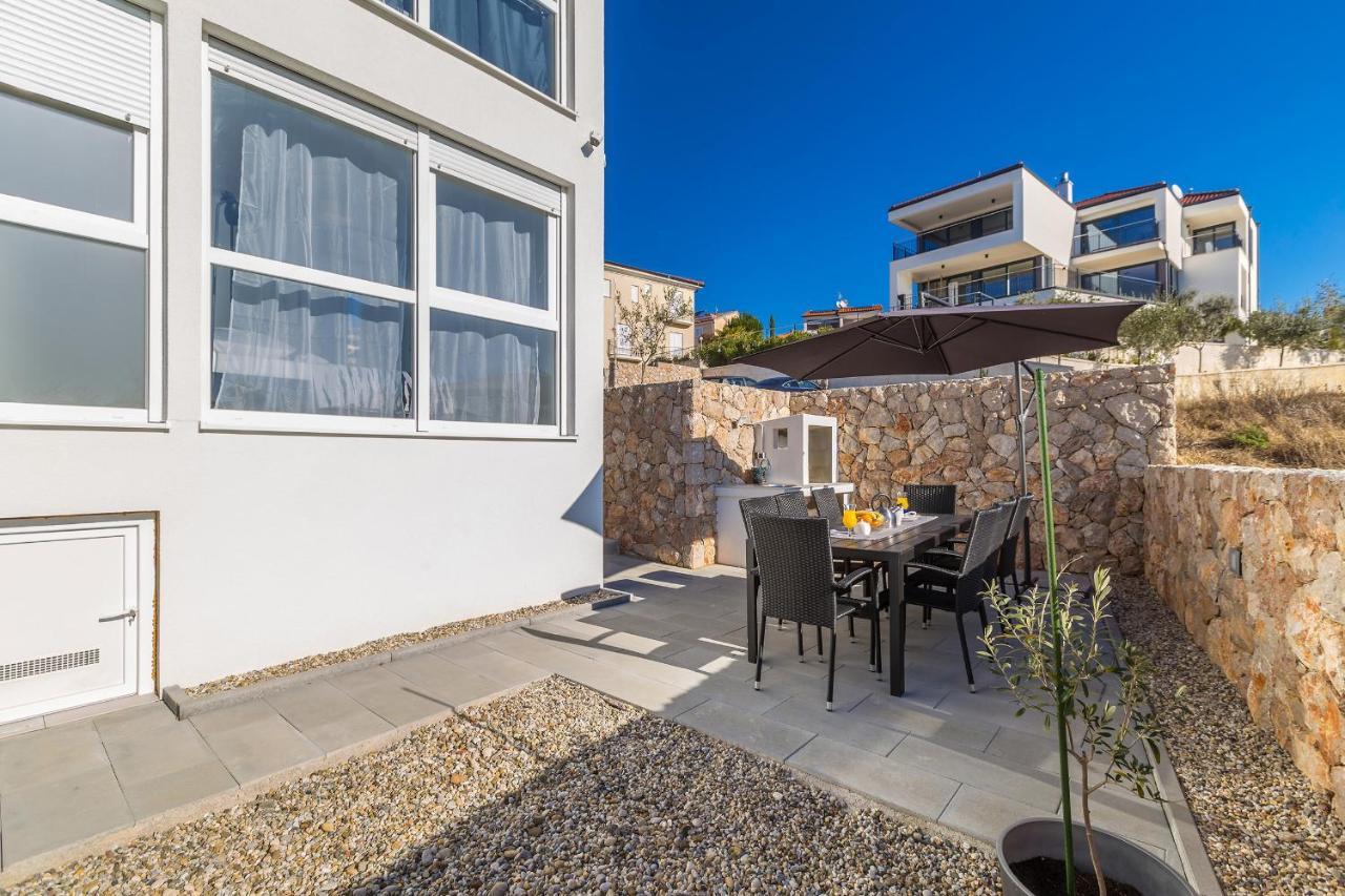 Apartments Solis Lacus Penthouse Njivice Exterior foto