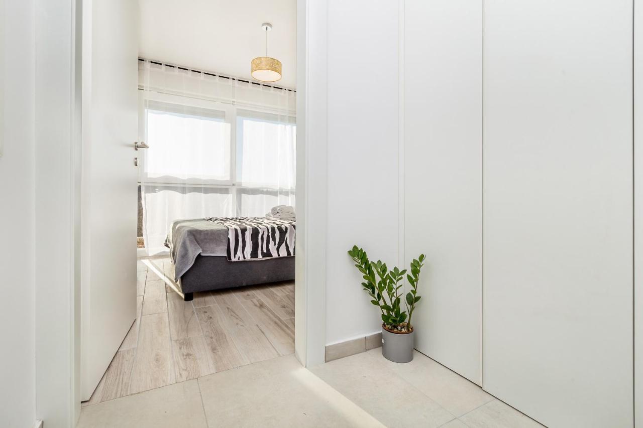 Apartments Solis Lacus Penthouse Njivice Exterior foto